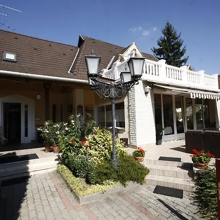 Parti Panzio 3* Tata